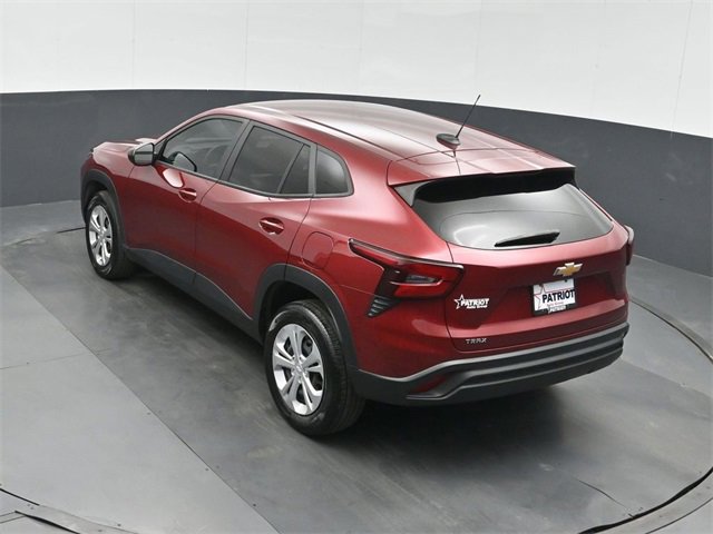 Used 2024 Chevrolet Trax LS image 33