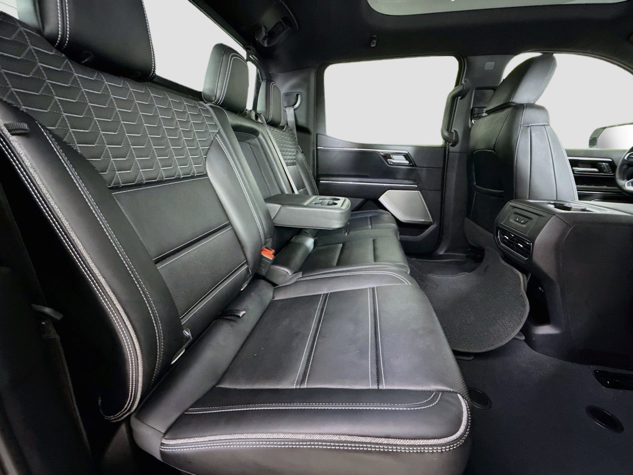 Used 2025 GMC Sierra EV Denali AWD/4WD image 30