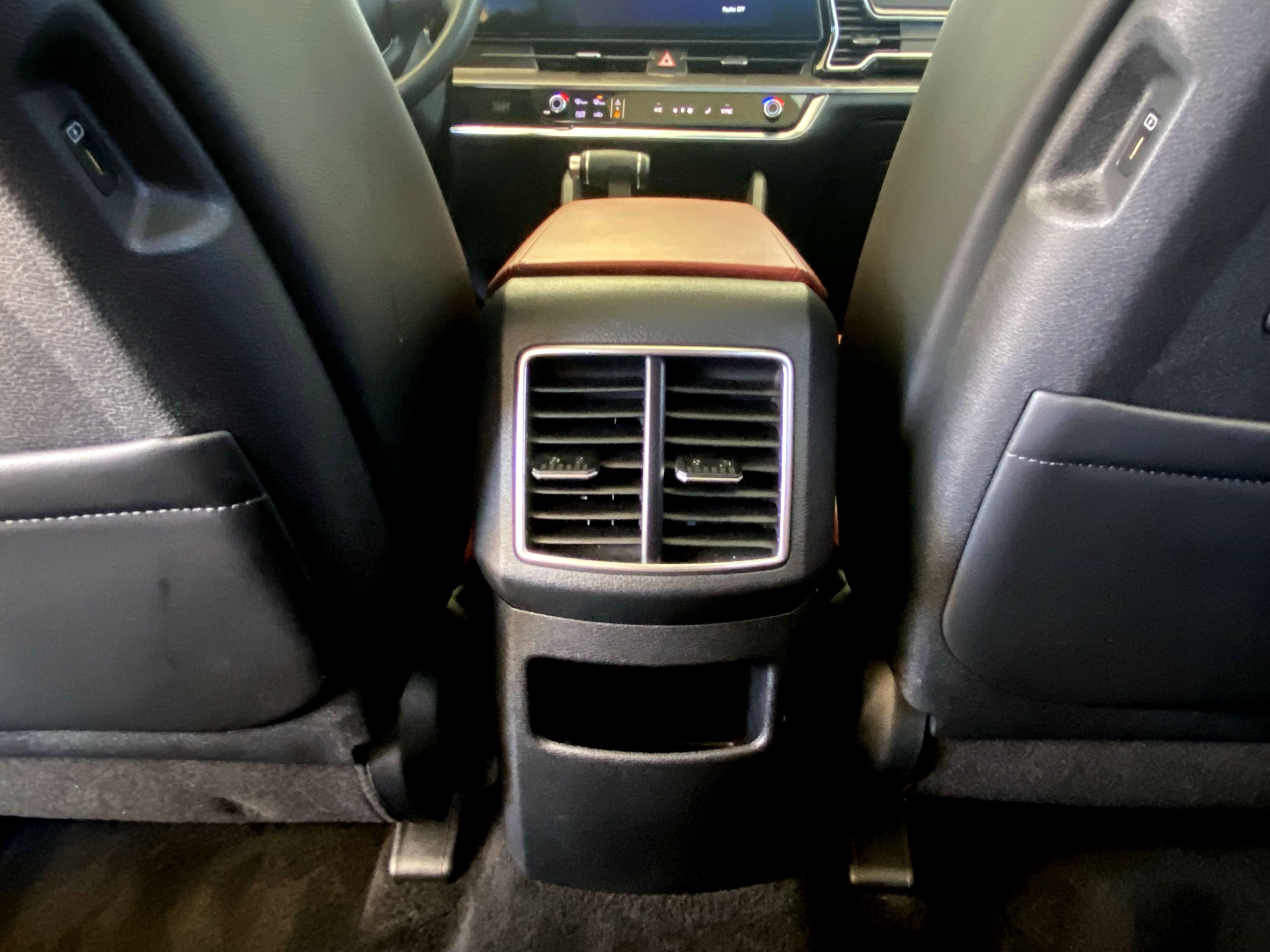 Used 2024 Kia Sportage SX image 40