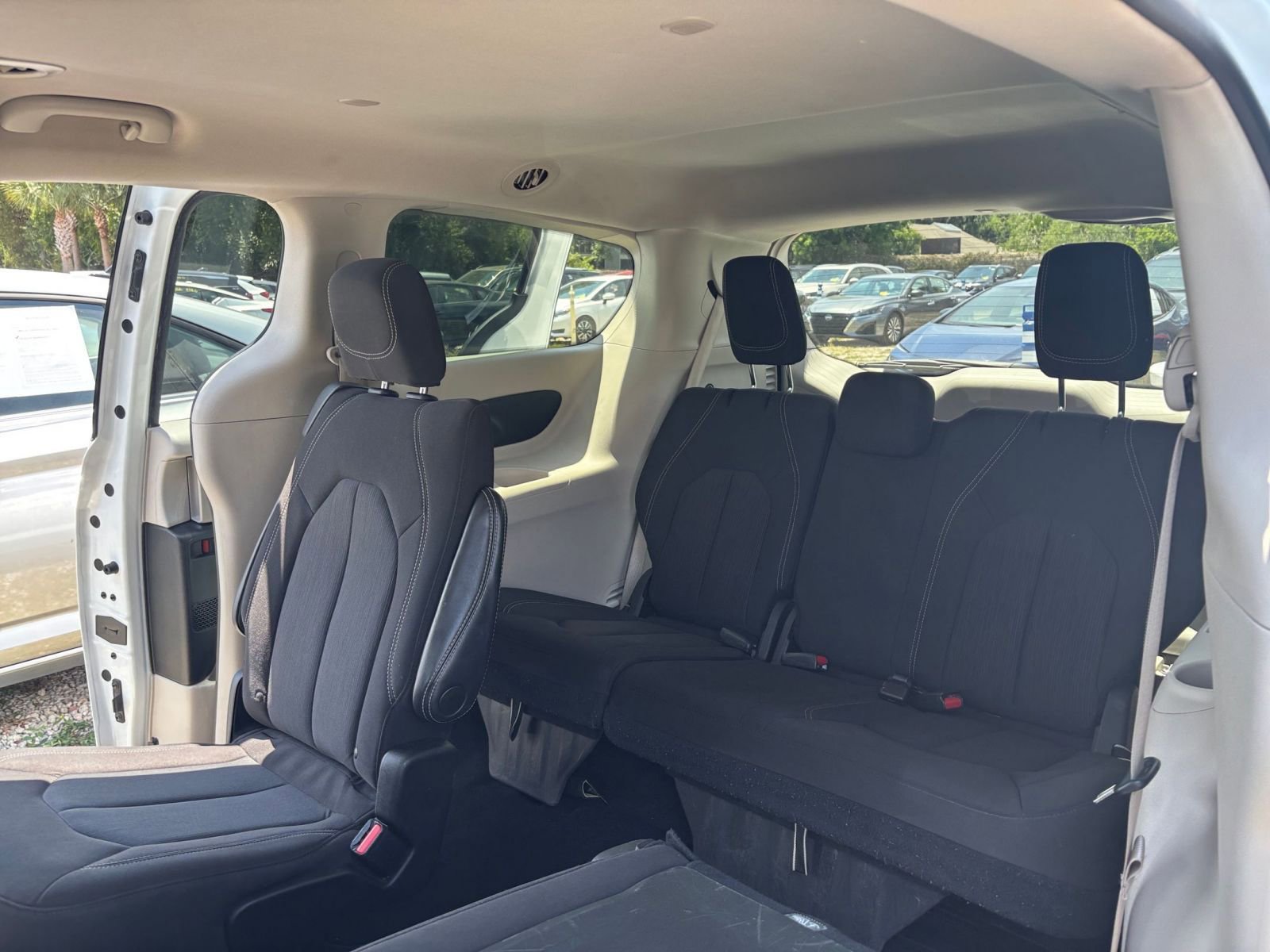 Used 2023 Chrysler Voyager LX FWD image 31