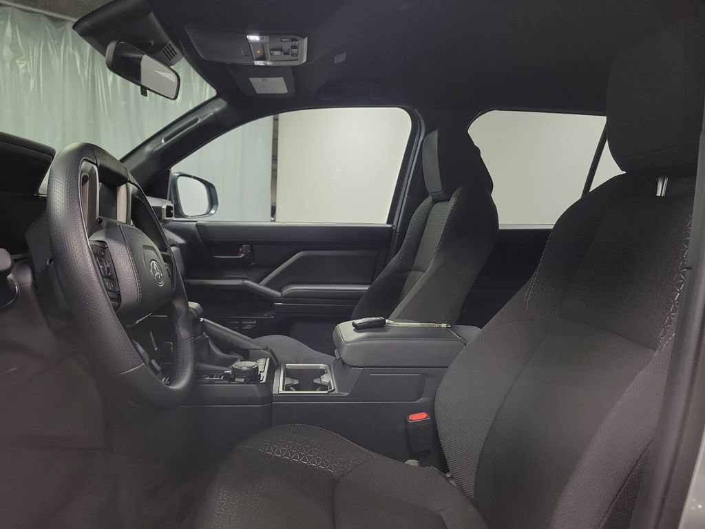 Used 2025 Toyota 4Runner SR5 AWD/4WD image 15