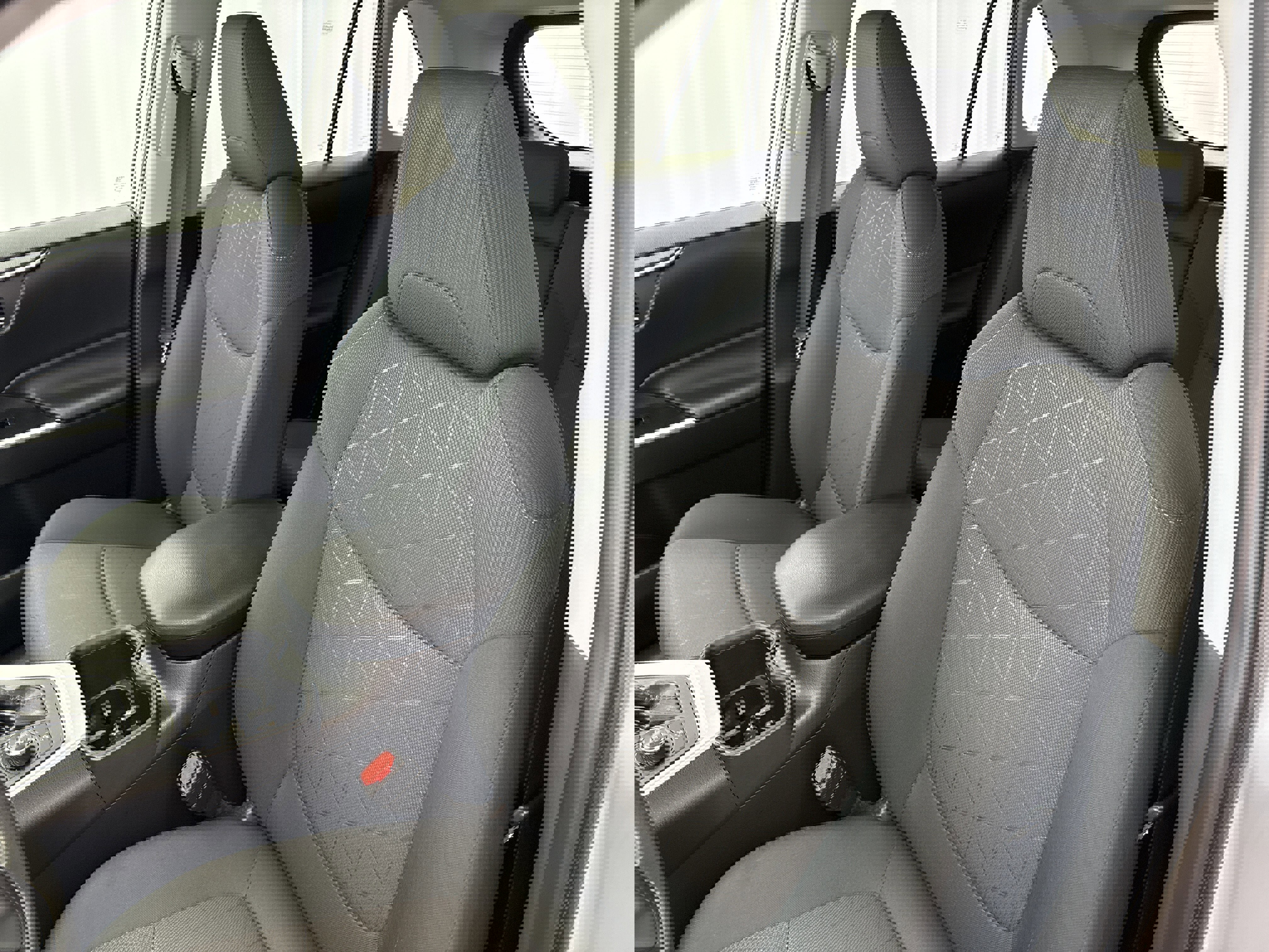 Used 2024 Toyota RAV4 XLE w/ Convenience Package image 8