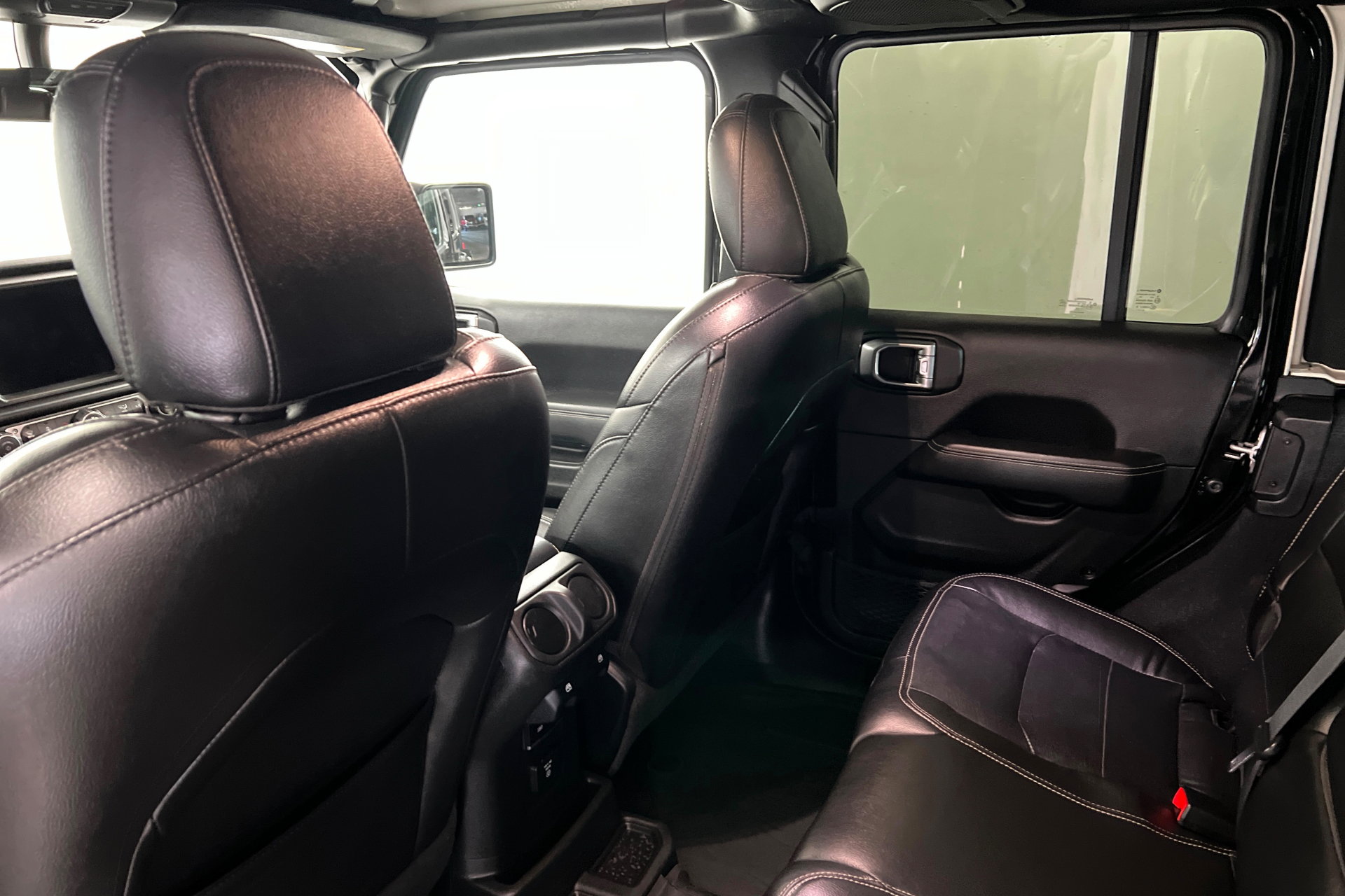 Used 2022 Jeep Wrangler Unlimited Sahara w/ Cold Weather Group image 20