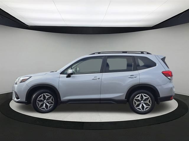 Certified 2023 Subaru Forester Premium image 4