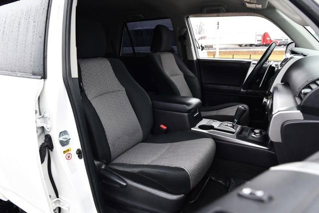 Used 2016 Toyota 4Runner SR5 image 17