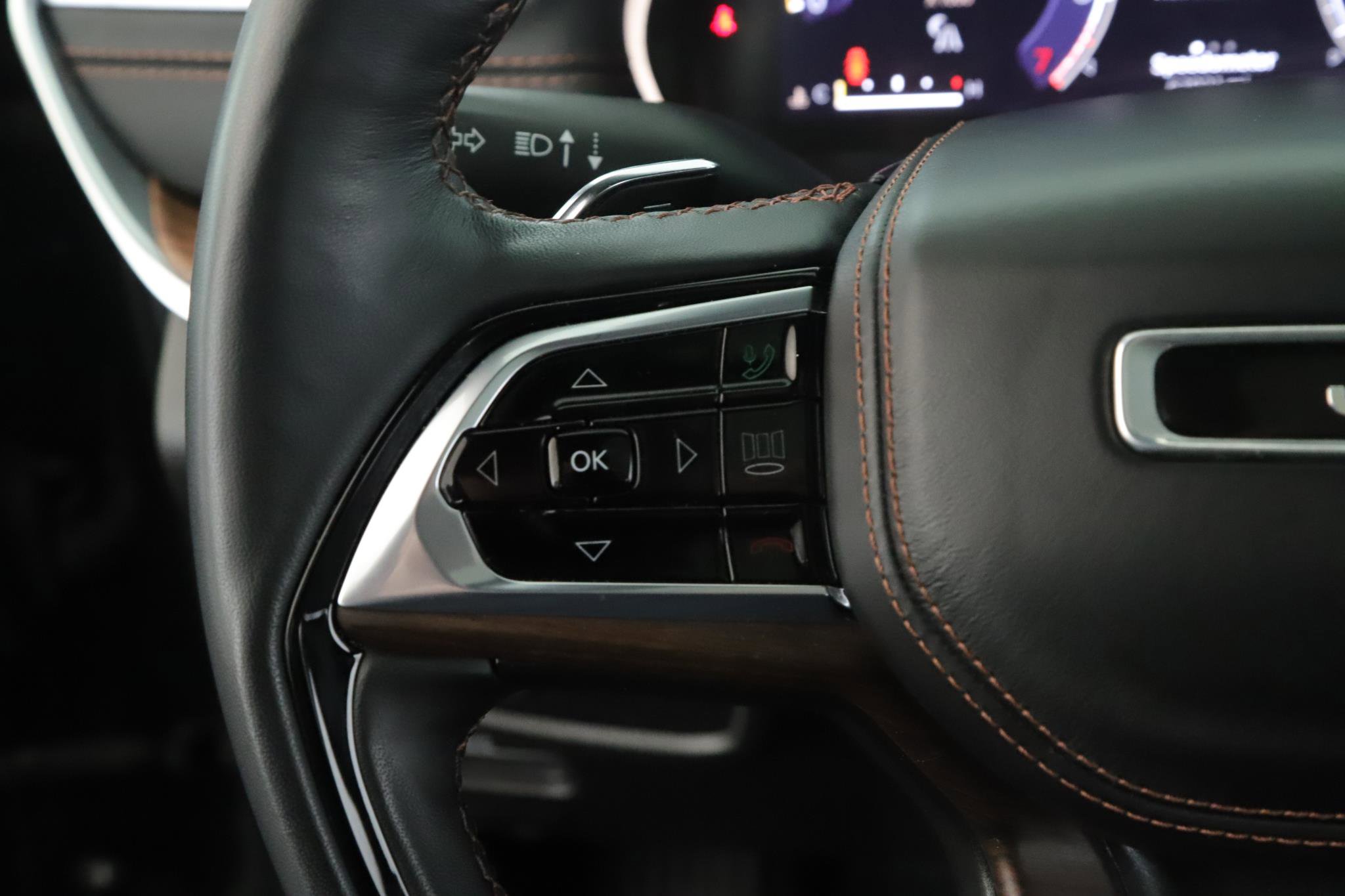 Used 2022 Jeep Grand Cherokee L Summit w/ Advanced Protech Group IV AWD/4WD image 13