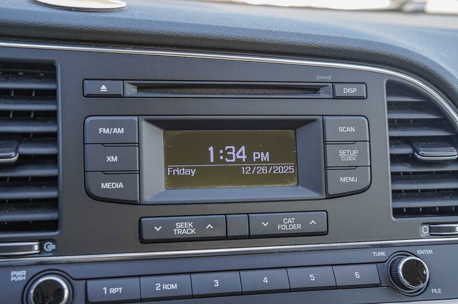 Used 2017 Hyundai Elantra SE image 17