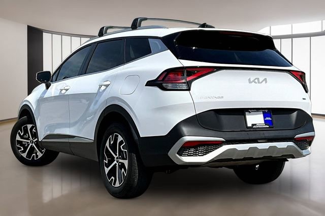 Used 2024 Kia Sportage EX AWD/4WD image 4