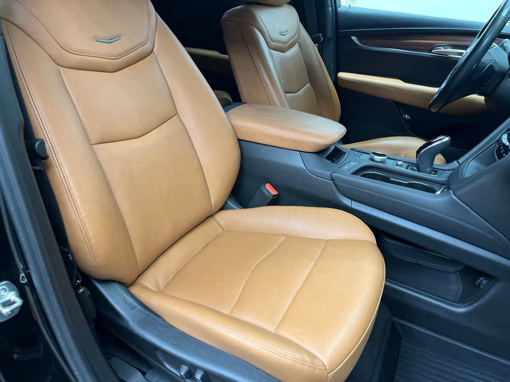 Used 2025 Cadillac XT5 Premium Luxury w/ LPO, Floor Liner Package FWD image 23