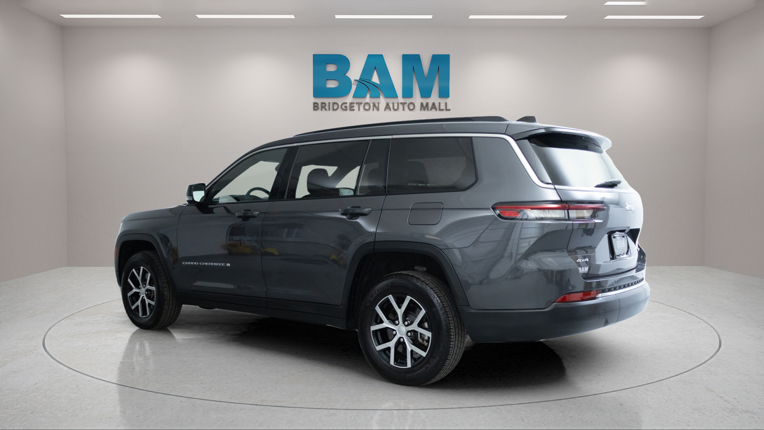 Used 2024 Jeep Grand Cherokee L Limited AWD/4WD image 5