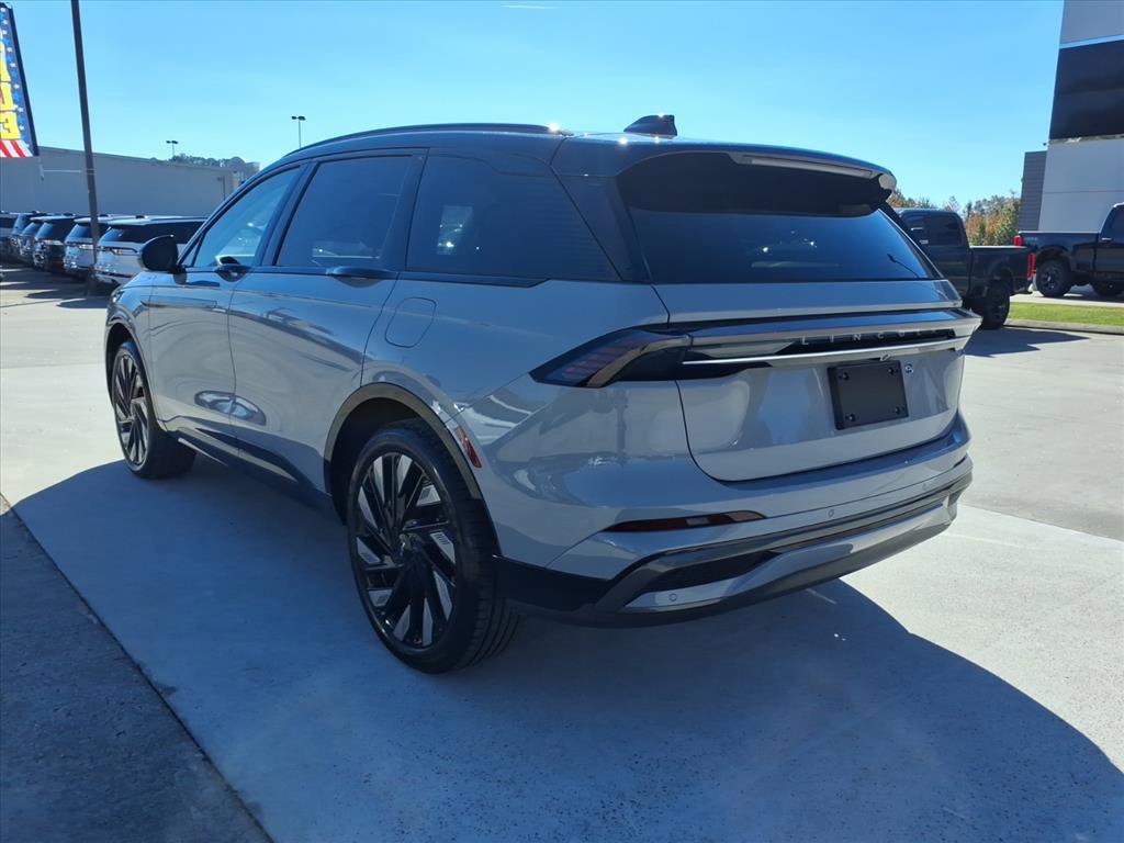 New 2026 Lincoln Nautilus Reserve w/ Jet Appearance Package image 3