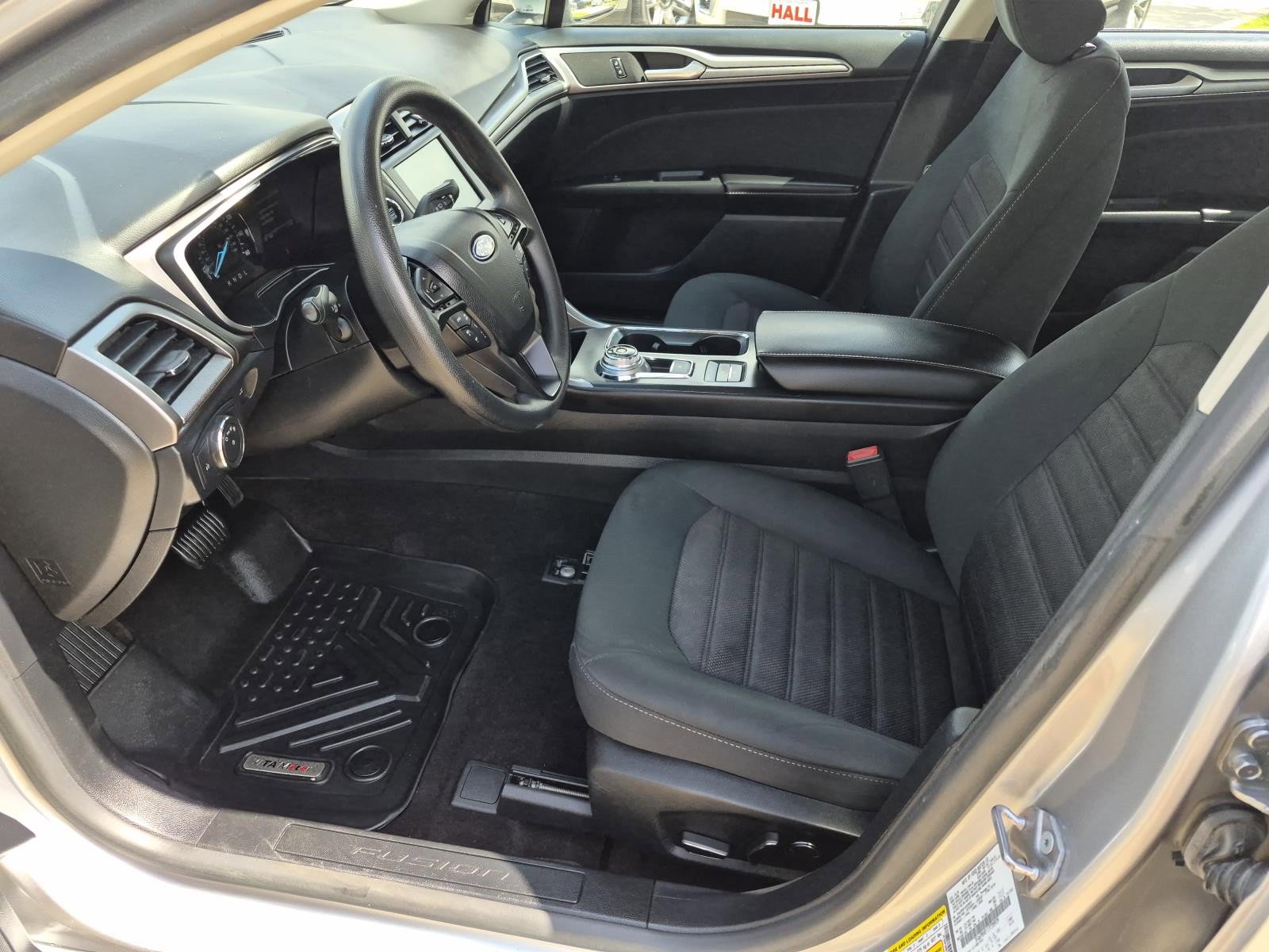 Used 2020 Ford Fusion SE FWD image 10