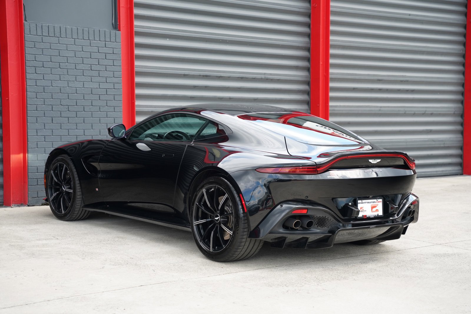 Used 2019 Aston Martin V8 Vantage Coupe RWD image 15