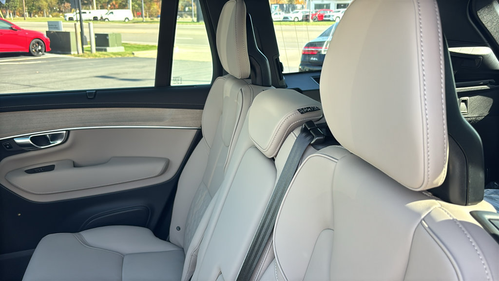 New 2027 Volvo XC90 T8 Plus AWD/4WD image 11