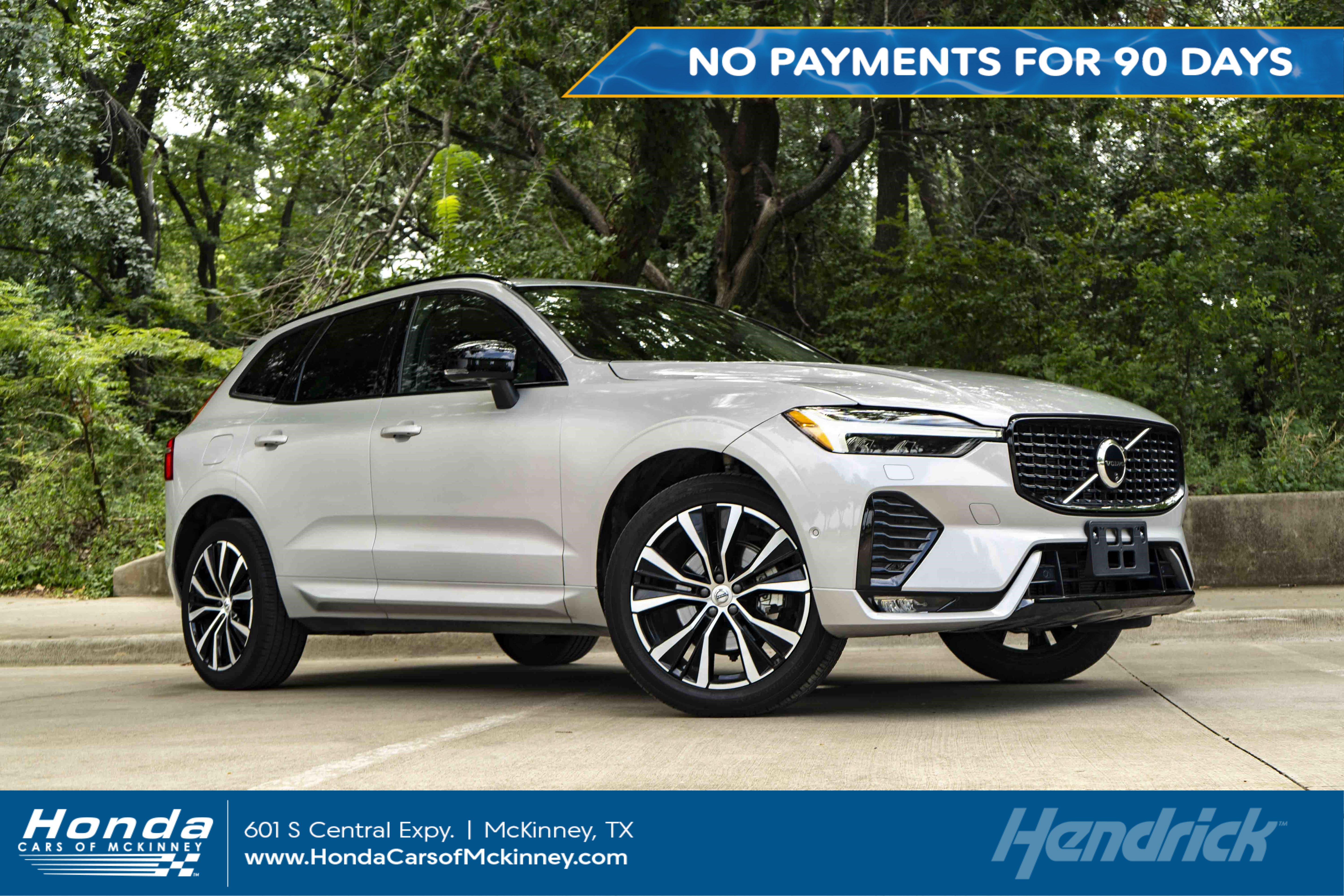 Used 2024 Volvo XC60 B5 Plus AWD/4WD image 1