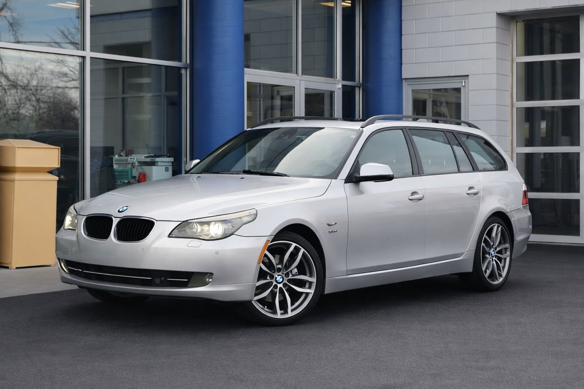 Used 2010 BMW 535i xDrive Wagon AWD/4WD image 1