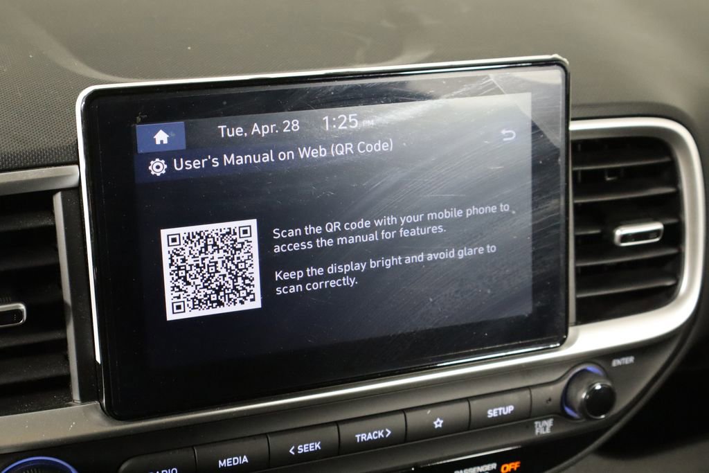 Used 2025 Hyundai Venue SE FWD image 28