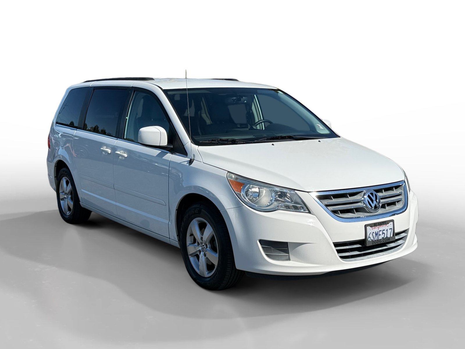 Used 2011 Volkswagen Routan SE FWD image 7