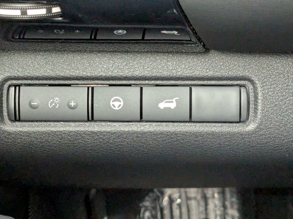 New 2025 Nissan Pathfinder SV image 27