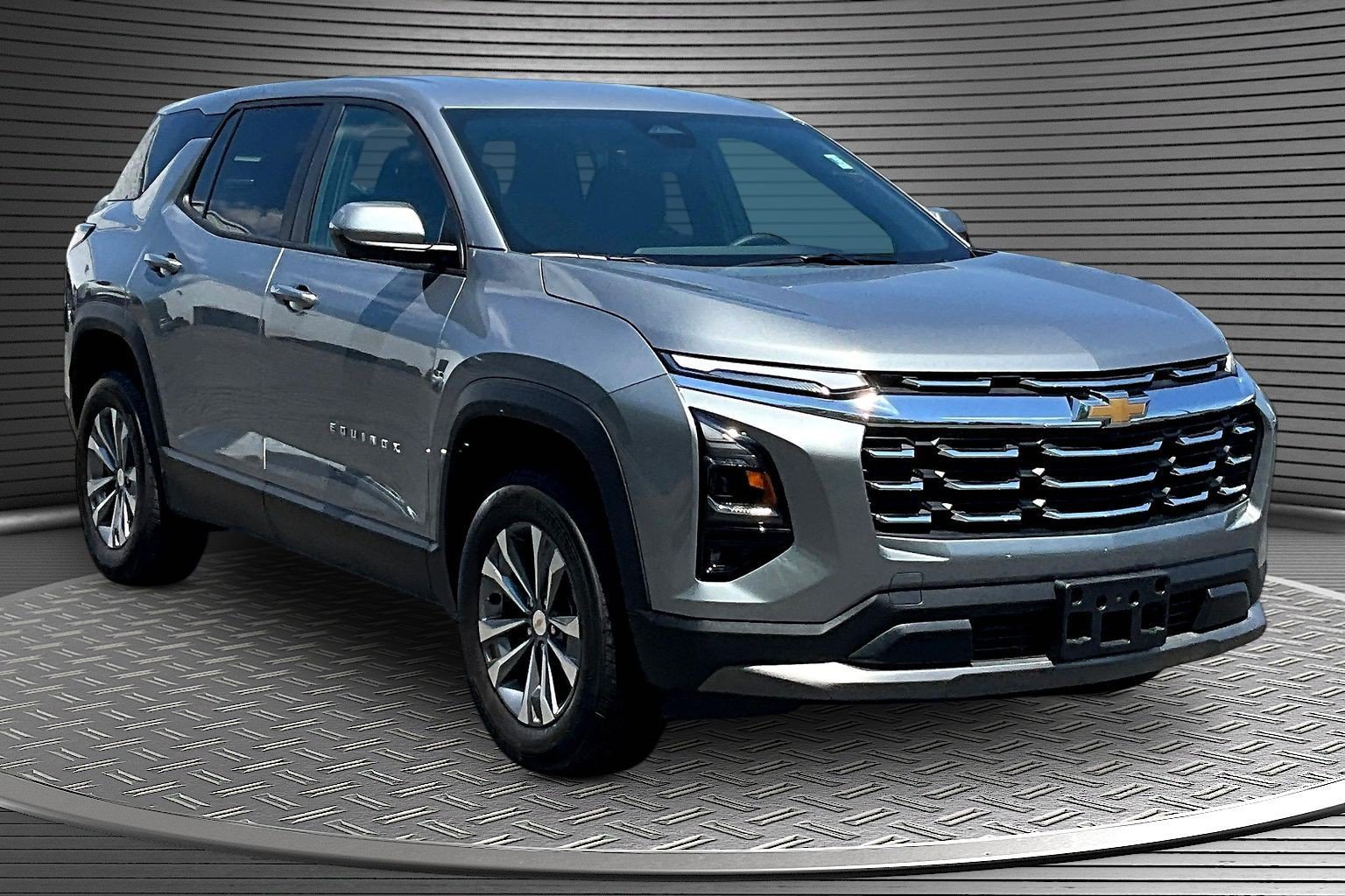 Used 2026 Chevrolet Equinox LT w/ Safety and Technology Package AWD/4WD image 1