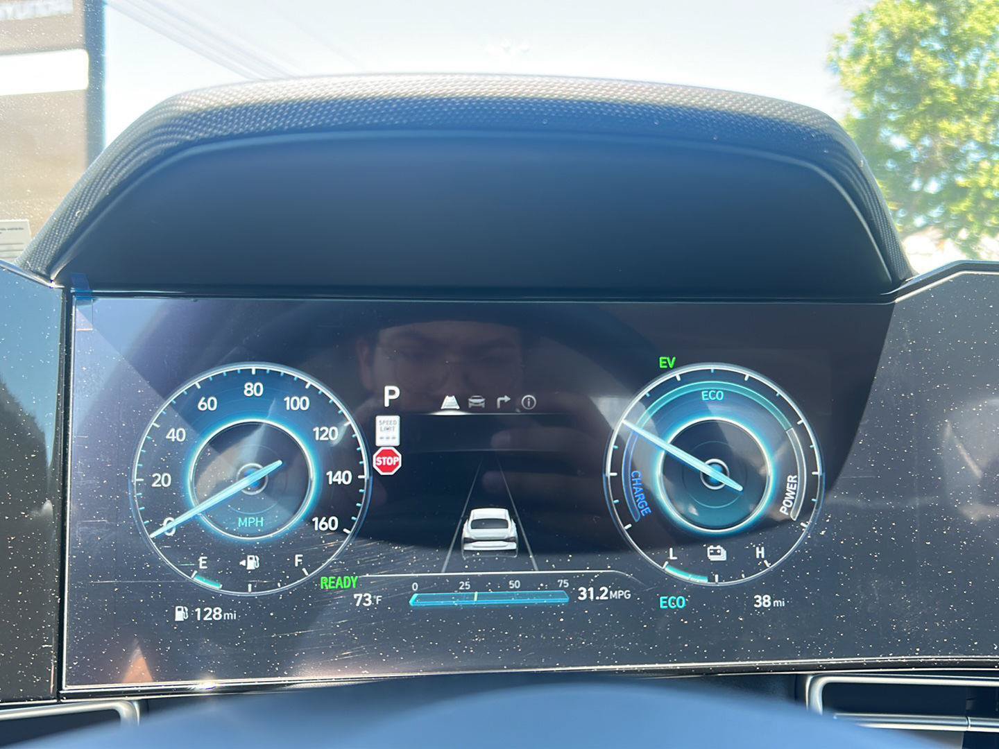 Certified 2025 Hyundai Elantra Limited FWD image 23