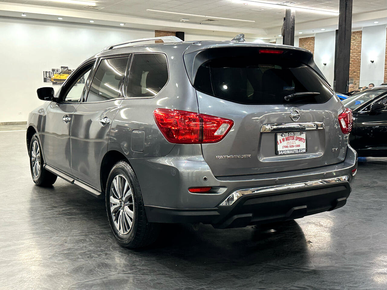 Used 2019 Nissan Pathfinder SV image 15