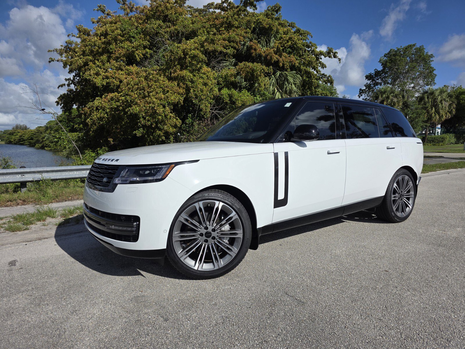 New 2026 Land Rover Range Rover Long Wheelbase SE AWD/4WD video 1