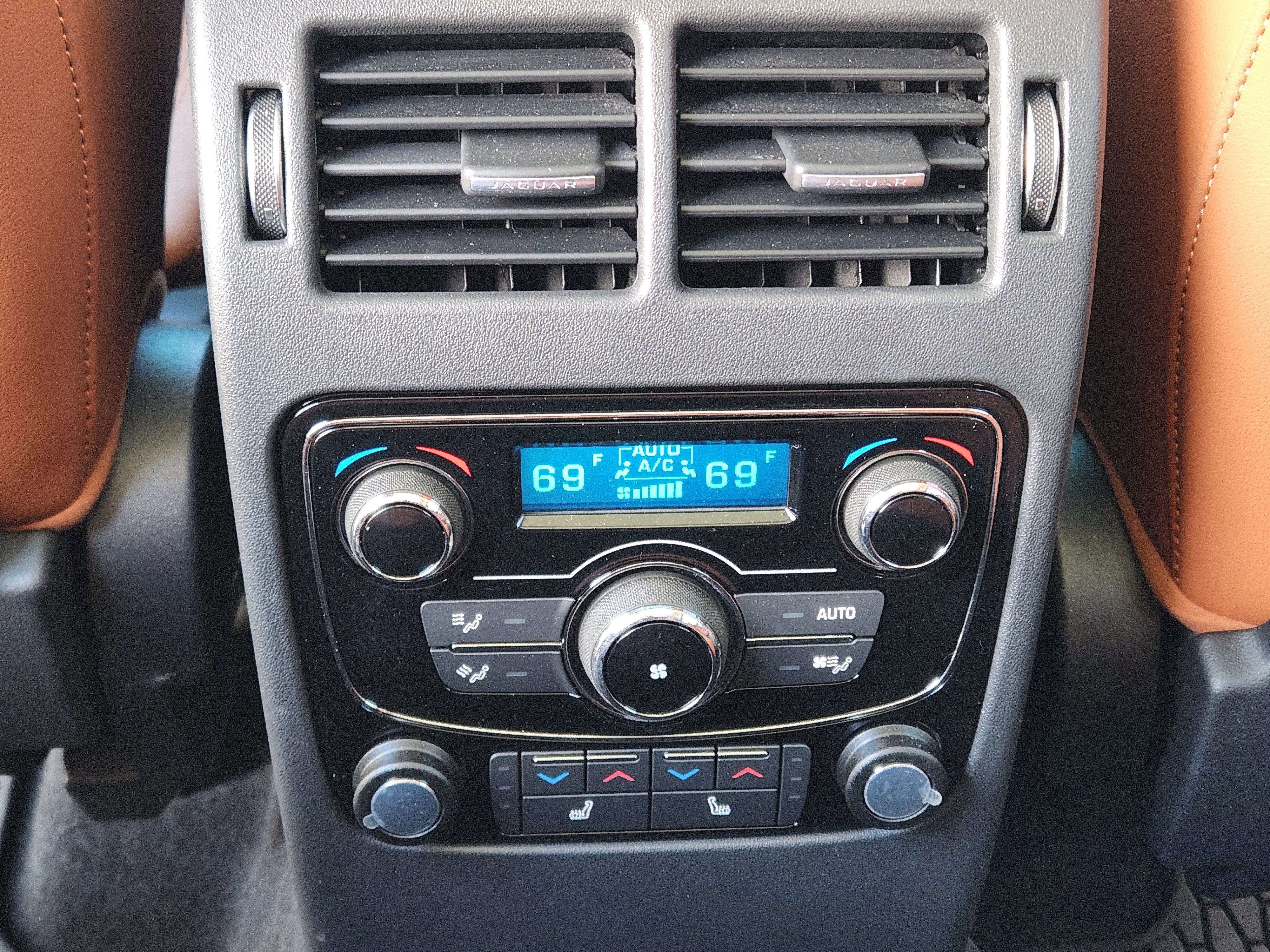 Used 2019 Jaguar F-PACE Portfolio image 19