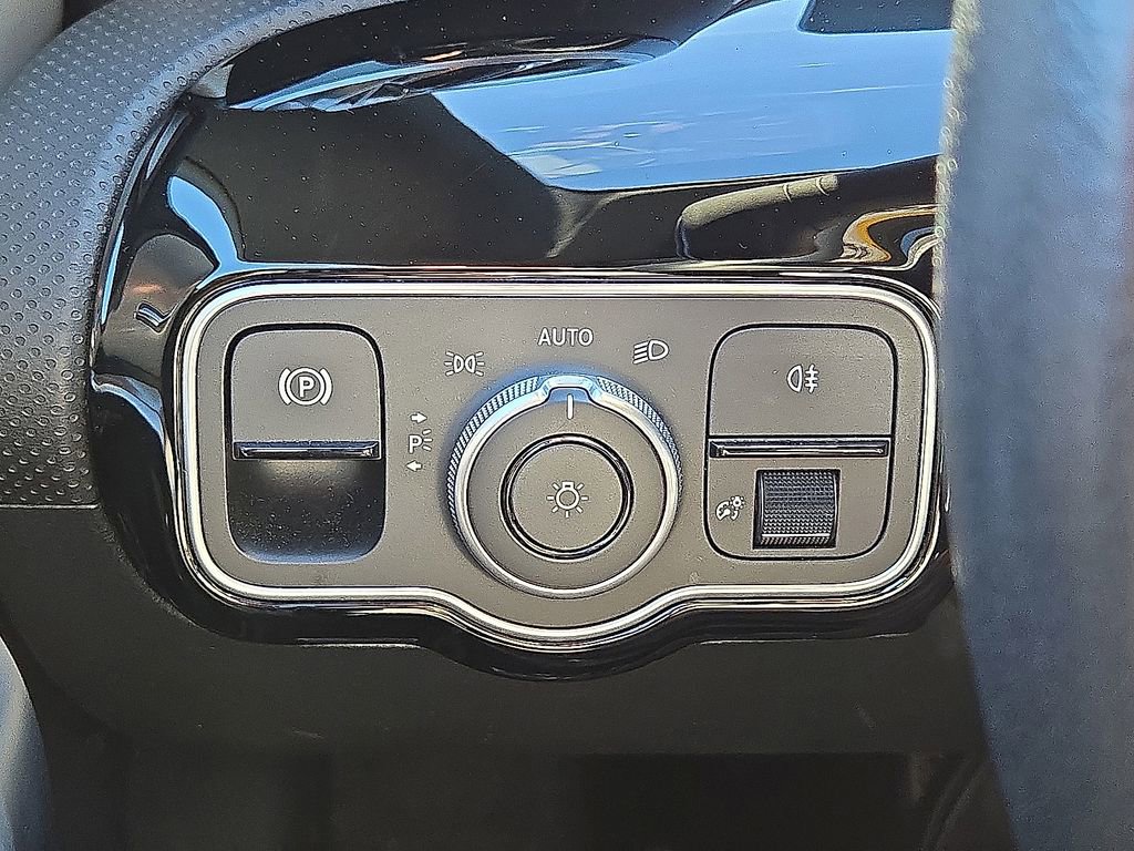 Used 2025 Mercedes-Benz CLA 250 image 24