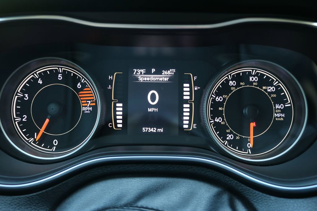 Used 2020 Jeep Cherokee Latitude Plus image 23