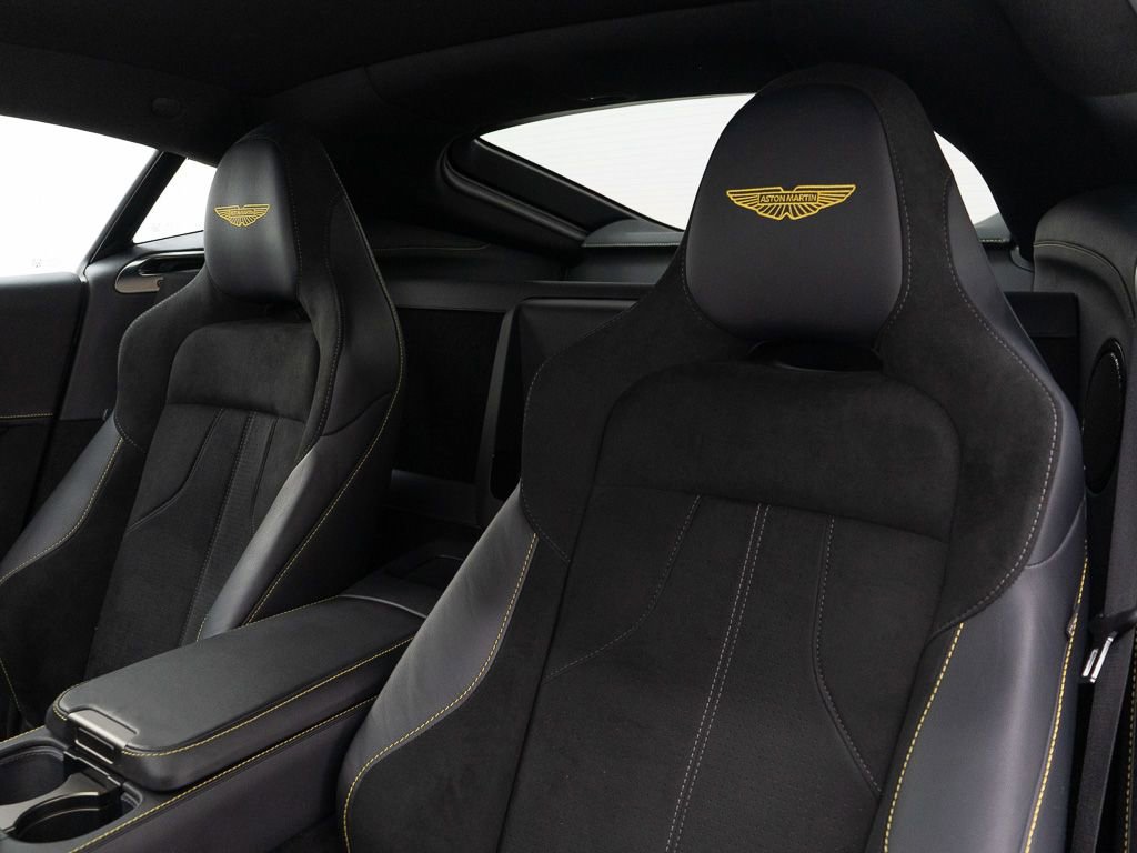 Used 2025 Aston Martin V8 Vantage Coupe image 16