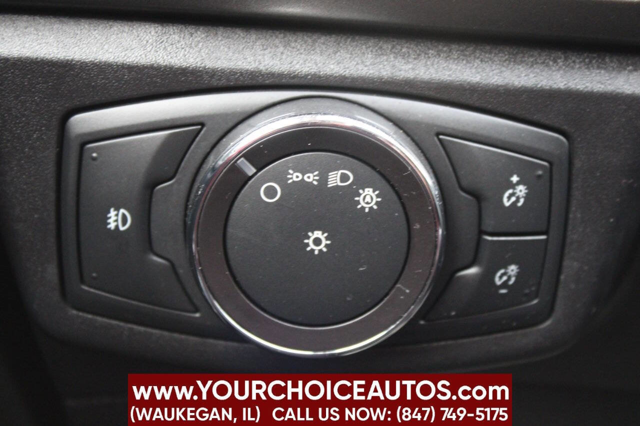 Used 2017 Ford Fusion SE image 30