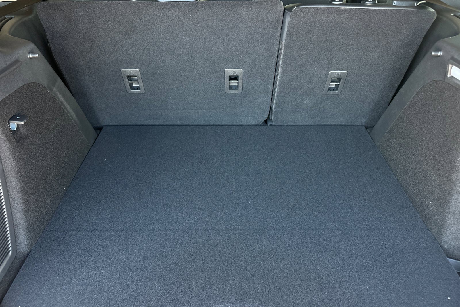 New 2025 Lincoln Corsair Reserve w/ Equipment Group 202A image 14