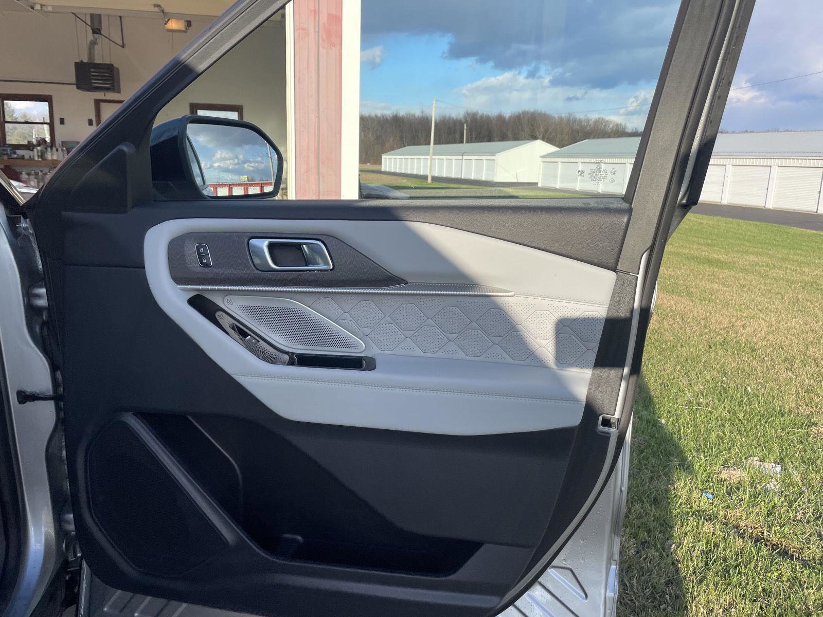 Used 2025 Ford Explorer Platinum w/ LUX Leather Package image 35