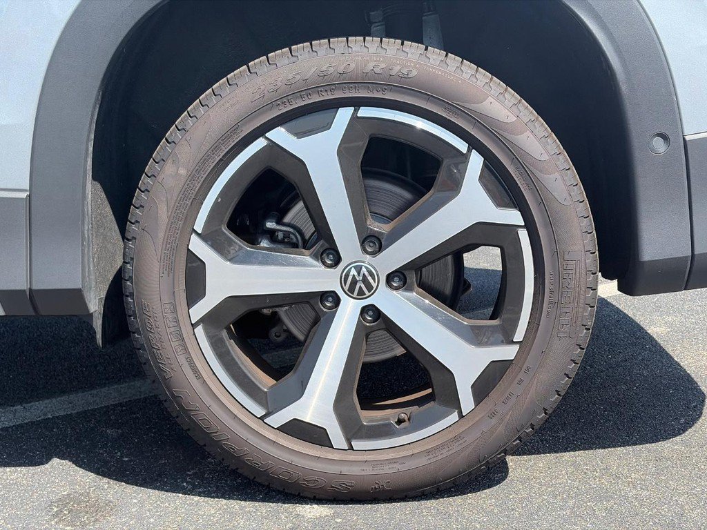 Certified 2026 Volkswagen Tiguan SE AWD/4WD image 9