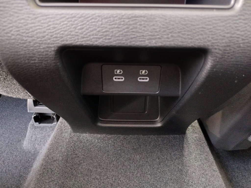 New 2025 Mitsubishi Outlander SE image 25