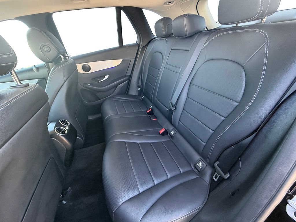 Used 2021 Mercedes-Benz GLC 300 4MATIC w/ Premium Package image 13