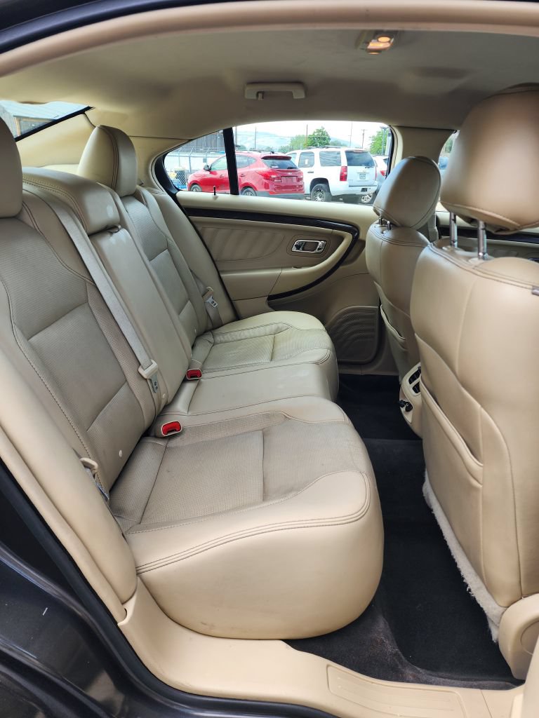 Used 2016 Ford Taurus Limited FWD image 7