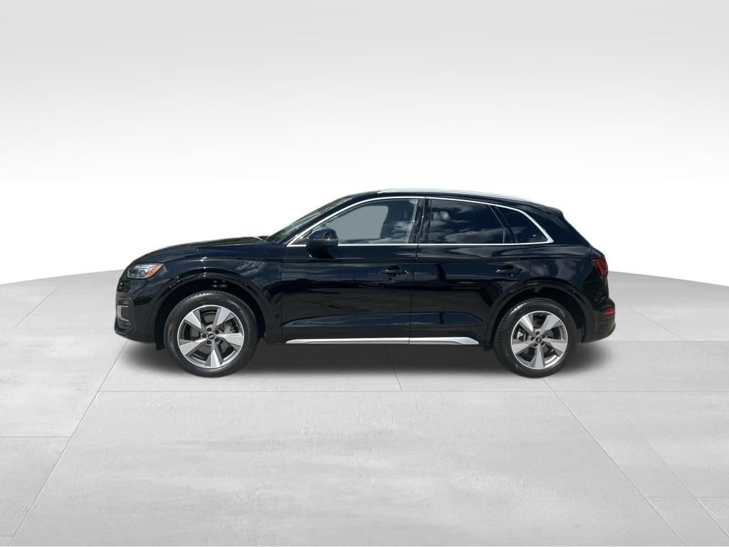 Used 2023 Audi Q5 2.0T Premium Plus w/ Premium Plus Package AWD/4WD image 2