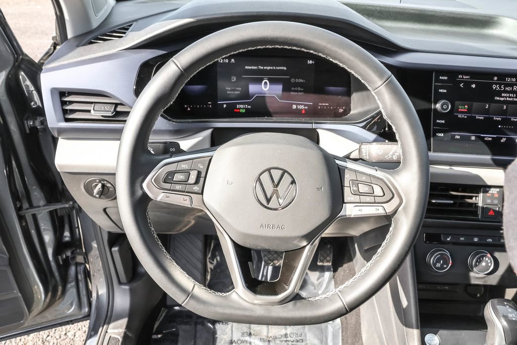 Certified 2022 Volkswagen Taos SE image 19