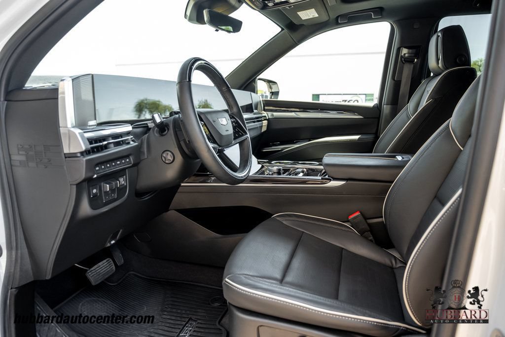Used 2025 Cadillac Escalade Premium Luxury w/ Touring Package AWD/4WD image 16
