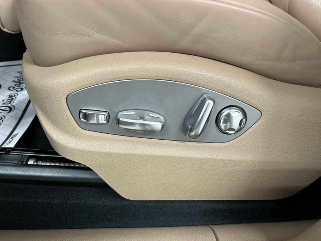 Certified 2026 Porsche Macan AWD/4WD image 10