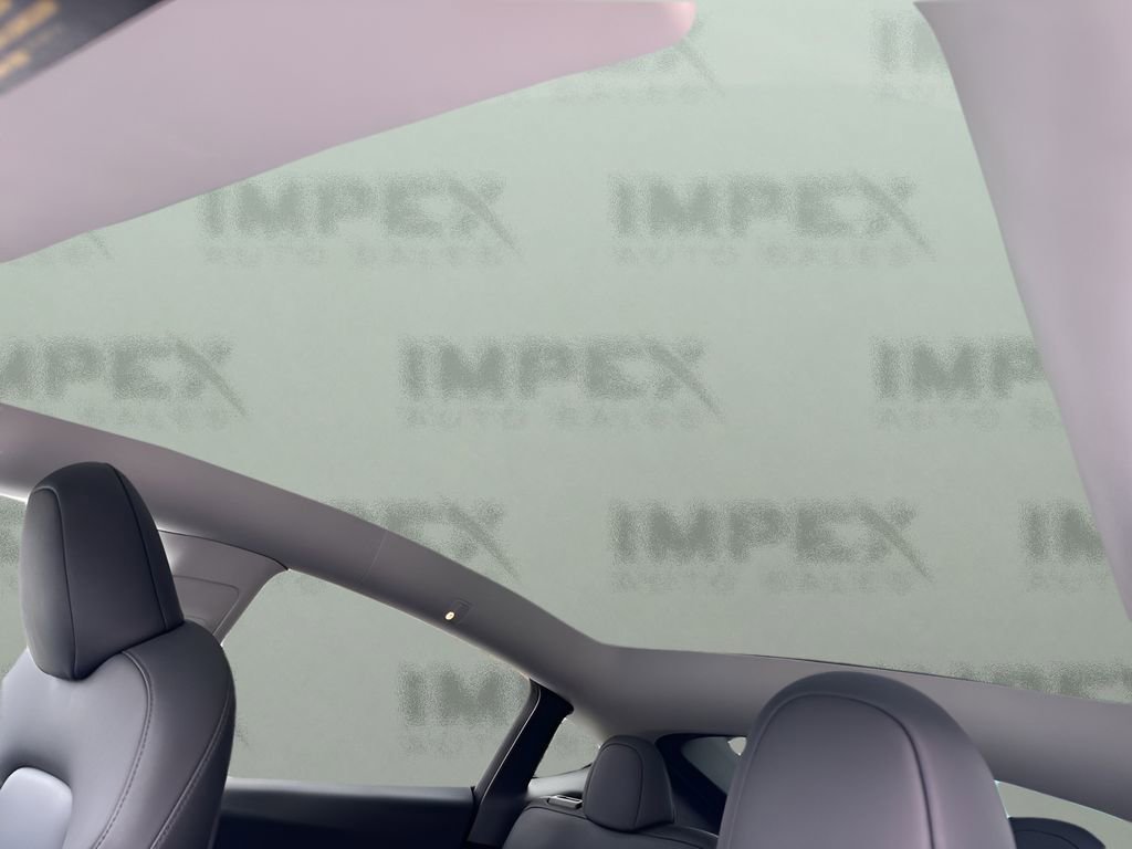 Used 2022 Tesla Model Y Long Range image 11