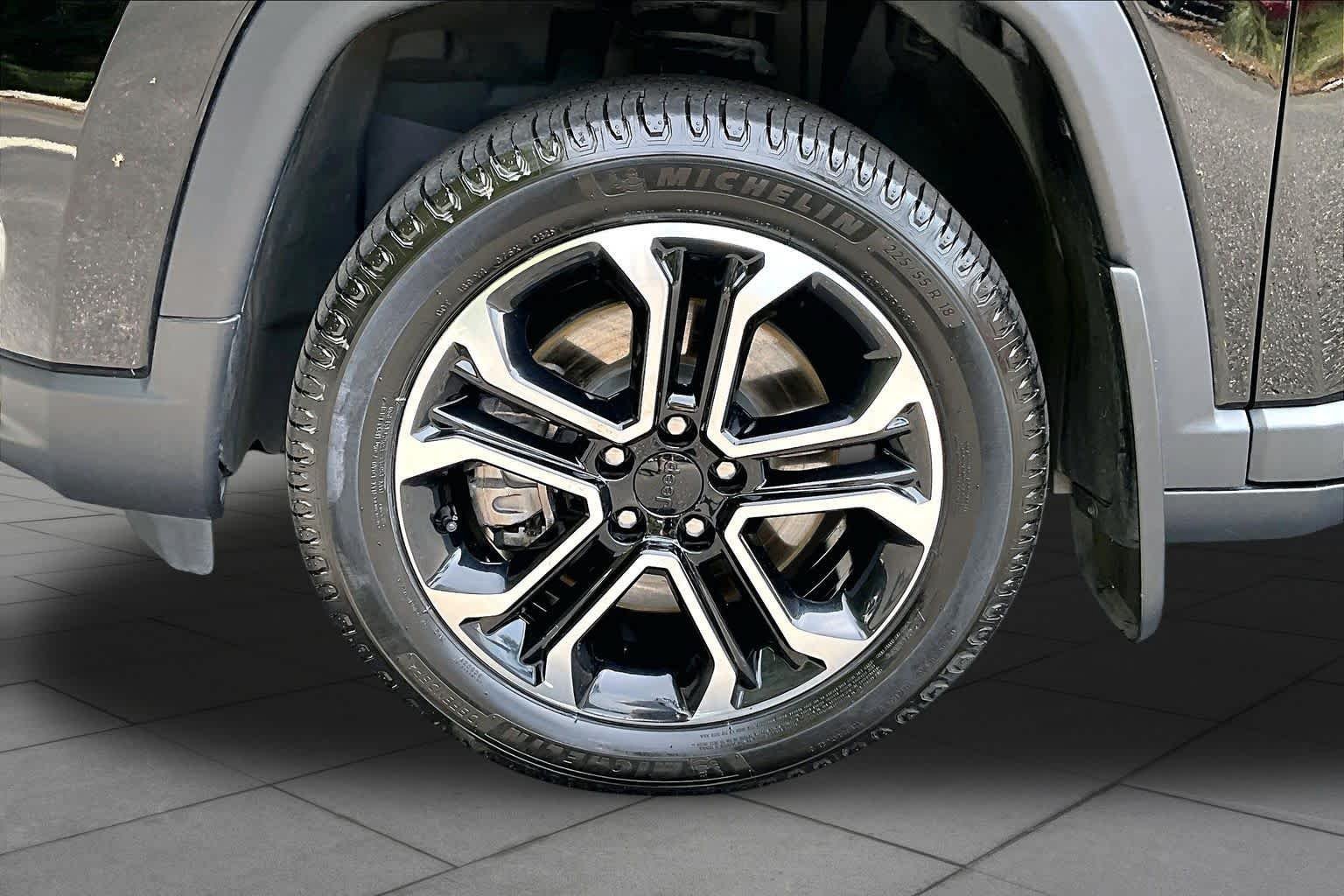 Used 2023 Jeep Compass Limited AWD/4WD image 11