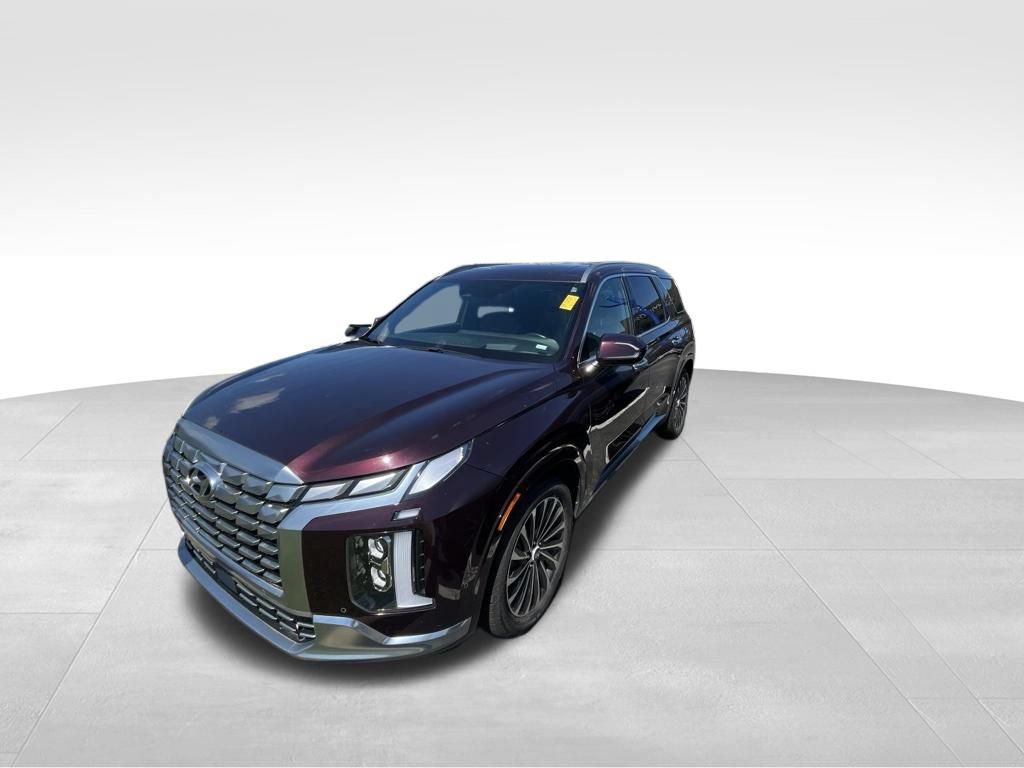 Used 2024 Hyundai Palisade Calligraphy FWD image 2