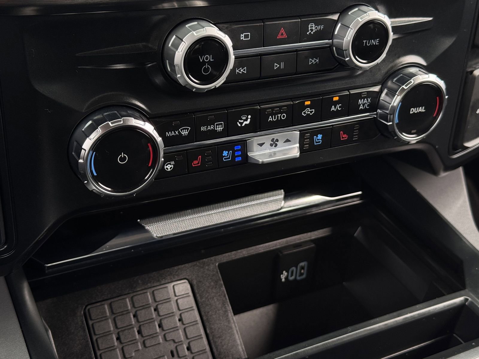 Used 2025 Ford F250 Lariat w/ Lariat Ultimate Package image 24