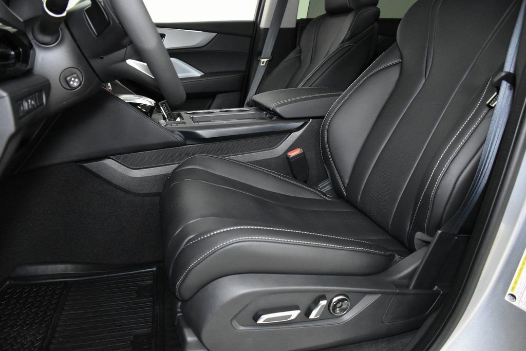Used 2025 Acura MDX w/ Technology Package image 11
