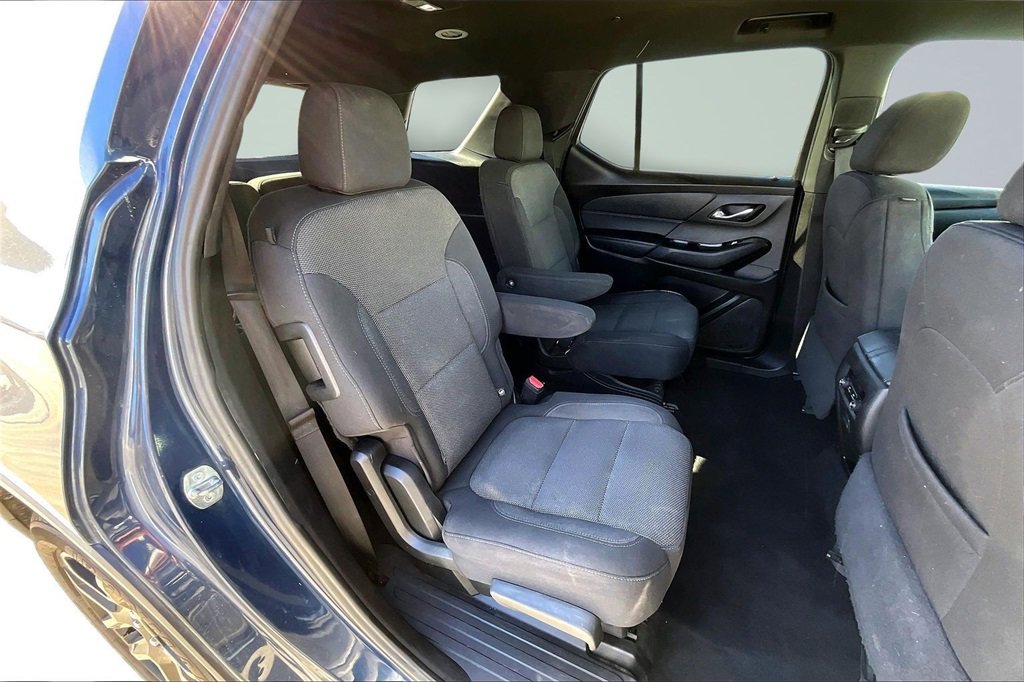 Used 2023 Chevrolet Traverse LT image 28