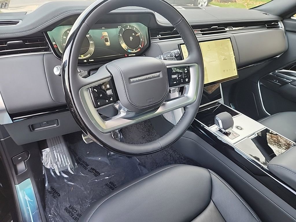 Used 2025 Land Rover Range Rover SE image 15