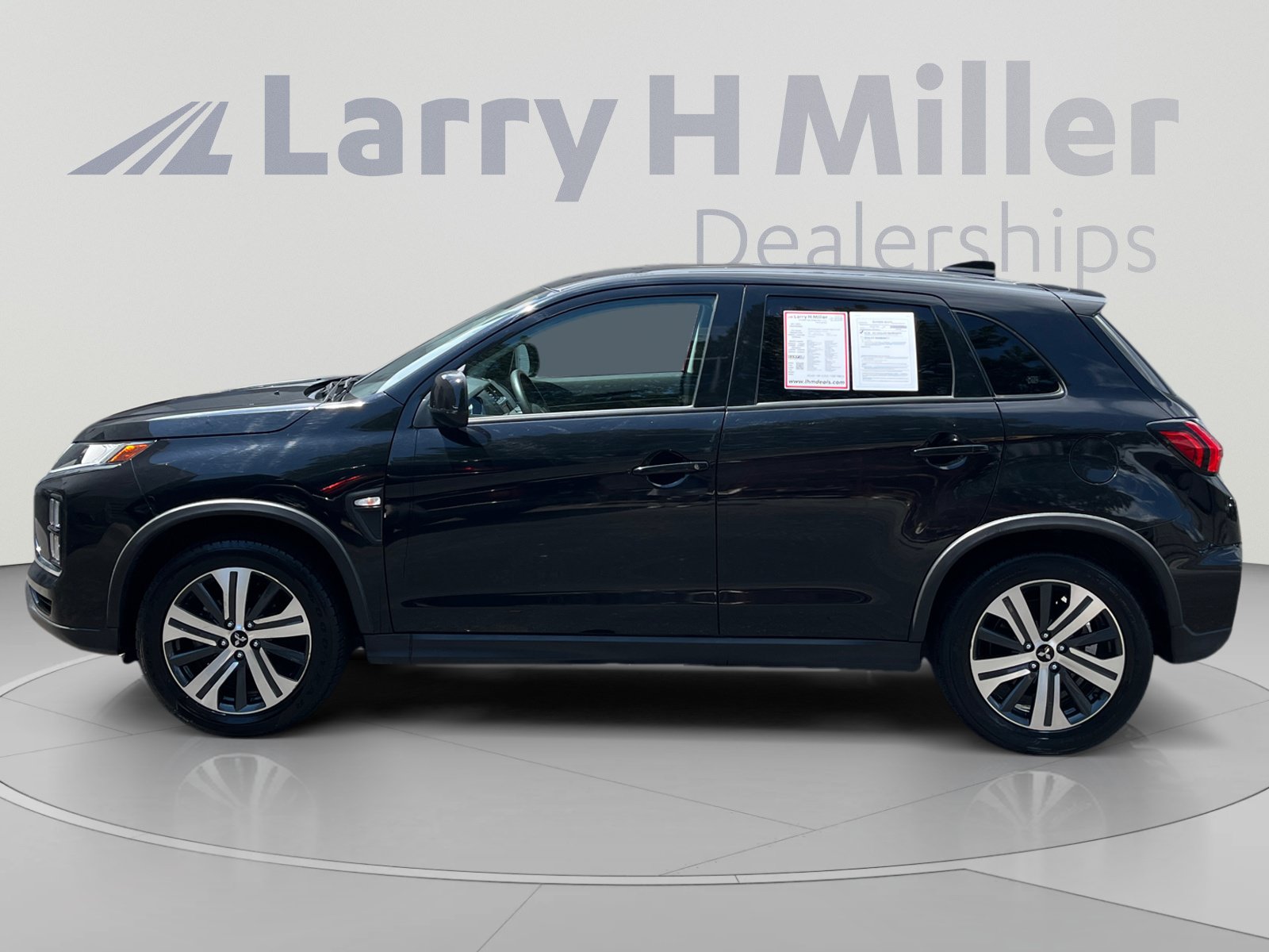 Used 2024 Mitsubishi Outlander Sport ES AWD/4WD image 2